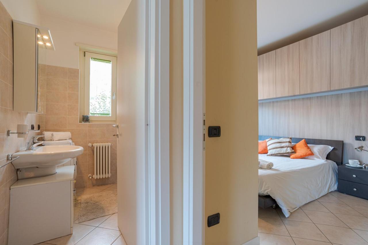 Lake Como Apartment With Balcony And Private Parking Ossuccio Luaran gambar