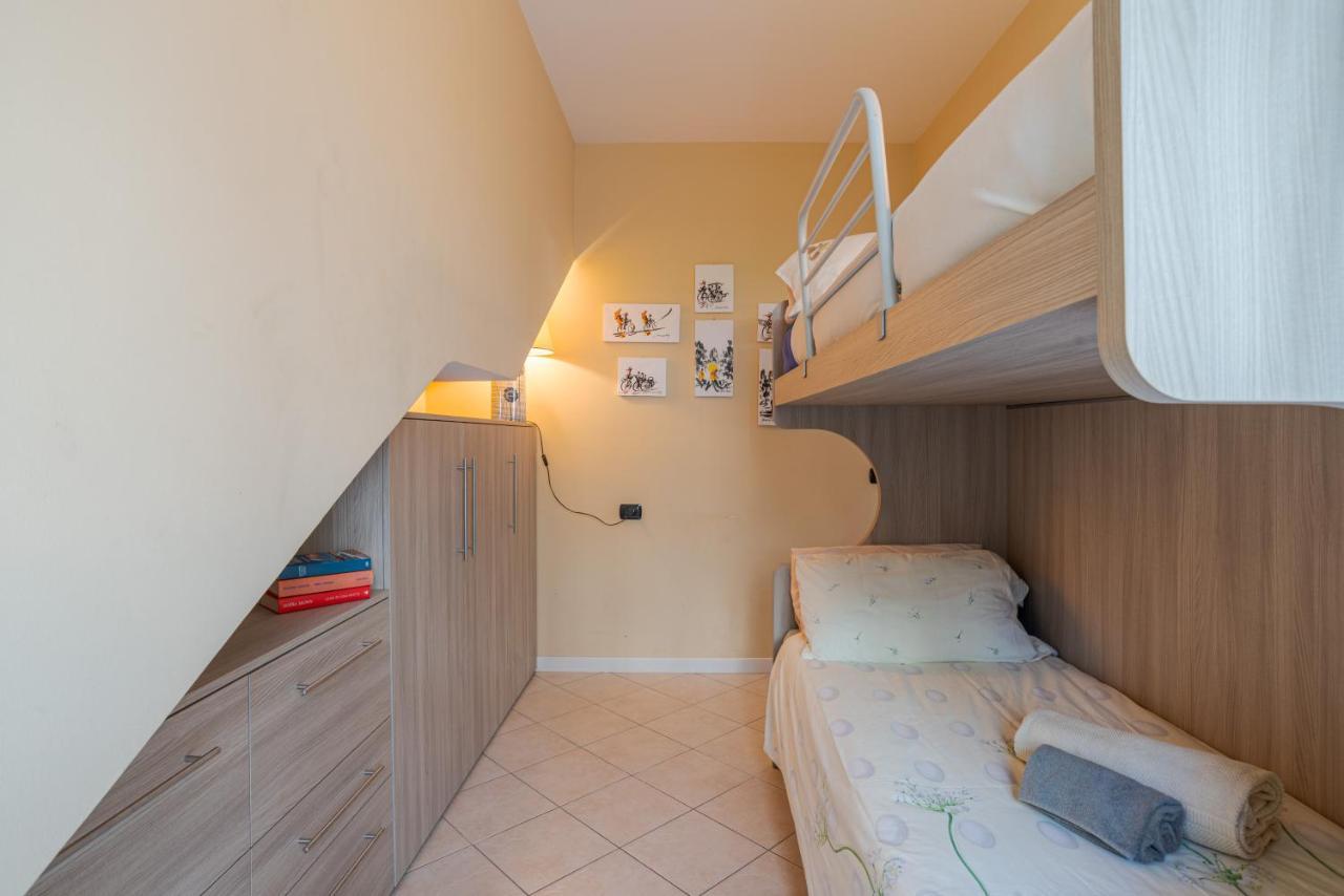 Lake Como Apartment With Balcony And Private Parking Ossuccio Luaran gambar
